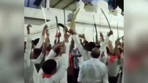 दमोह के हिंडोरिया में देवी विसर्जन के दौरान मस्जिद के पास हवाई फायरिंग, वीडियो वायरल, पुलिस ने मामला किया दर्ज