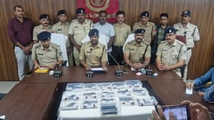 खरगोन में अवैध हथियारों की तस्करी का खुलासा, 14 देशी पिस्टल और 5 मैगजीन के साथ चार आरोपी गिरफ्तार