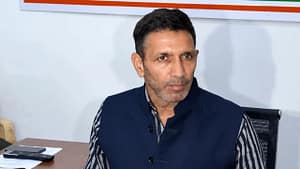 Sagar Poisonous Liquor Case: जहरीली शराब का कारोबार किसके संरक्षण में है? जीतू पटवारी ने मोहन सरकार पर बोला तीखा हमला, उच्चस्तरीय जांच की मांग