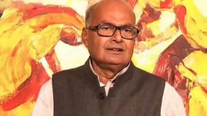 “नेता-कर्मचारी गरीबों से पैसे खा रहे” अपनी ही सरकार पर बरसे जयंत मलैया, जीतू पटवारी ने शेयर किया वीडियो